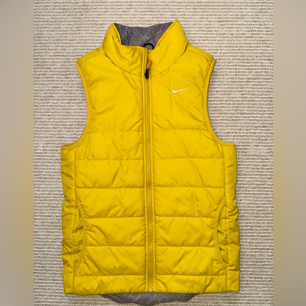 Nike XS Gold and Gray Print Reversible Puffer Vest